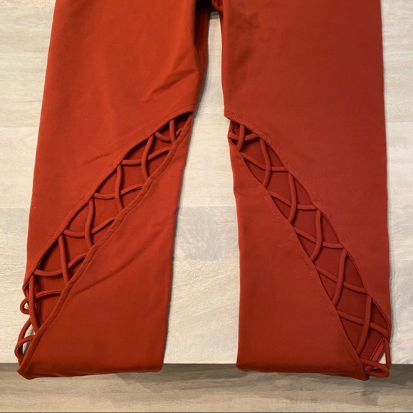 NWT Alo yoga entwine legging cutout large - Picture 7 of 9